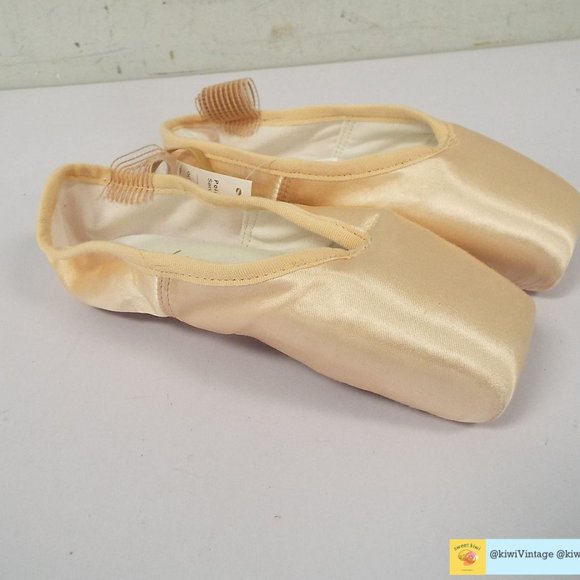 Sansha Women's Recital II Pointe Shoe Sz 7.5 with Tag. - Picture 2 of 6